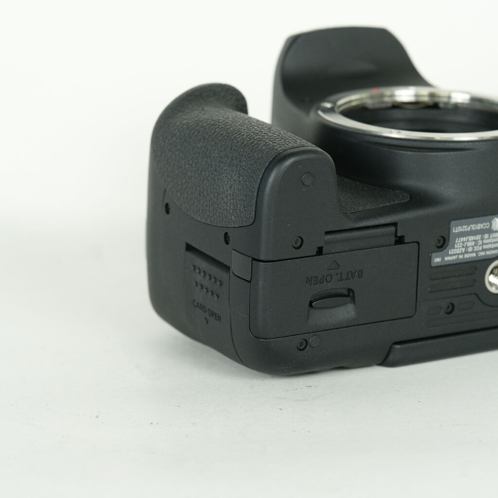 Canon EOS Kiss X8iの出品 | ONE SCENE（ワンシーン）