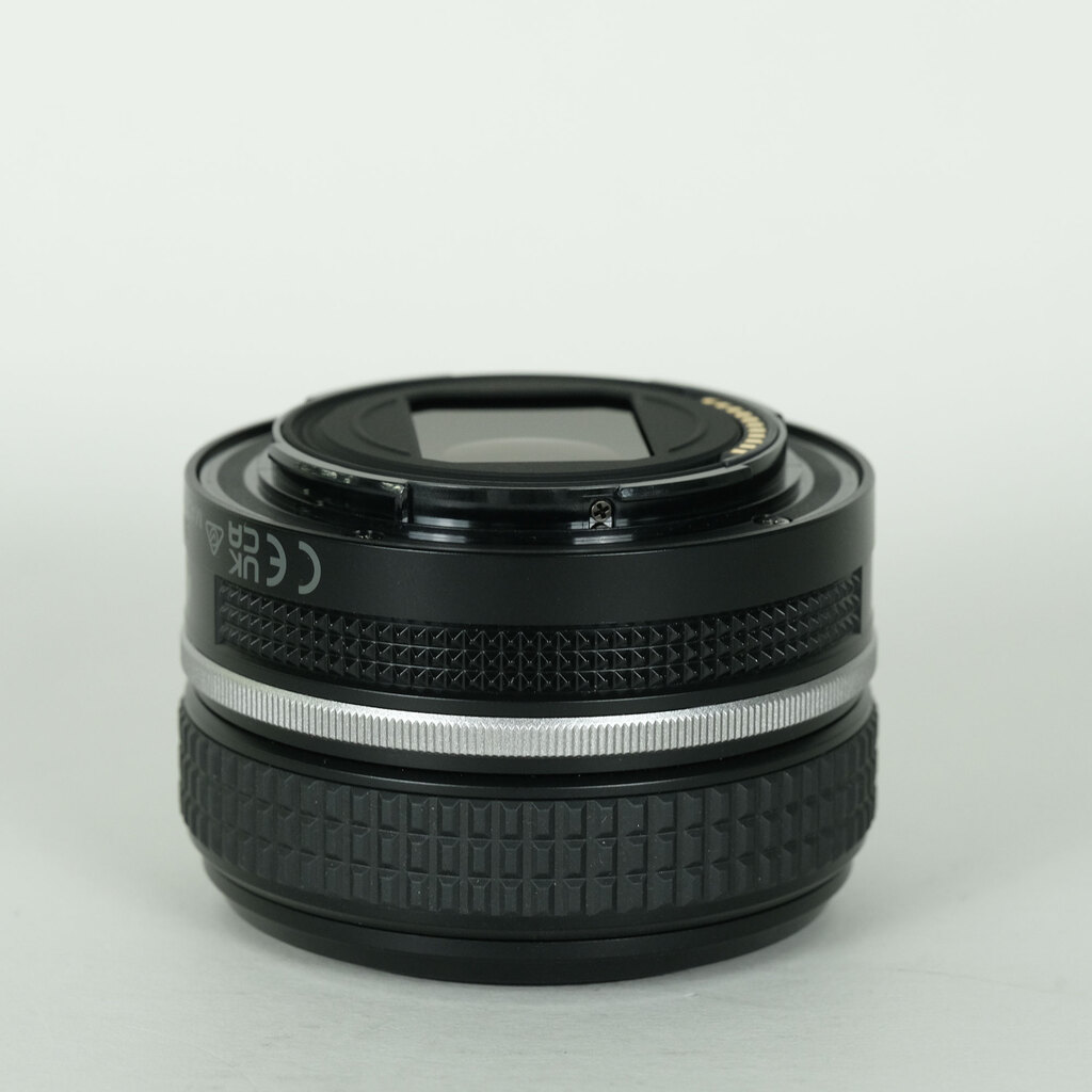 Nikon NIKKOR Z 40mm f/2 Nikon NIKKOR Z 40mm f/2