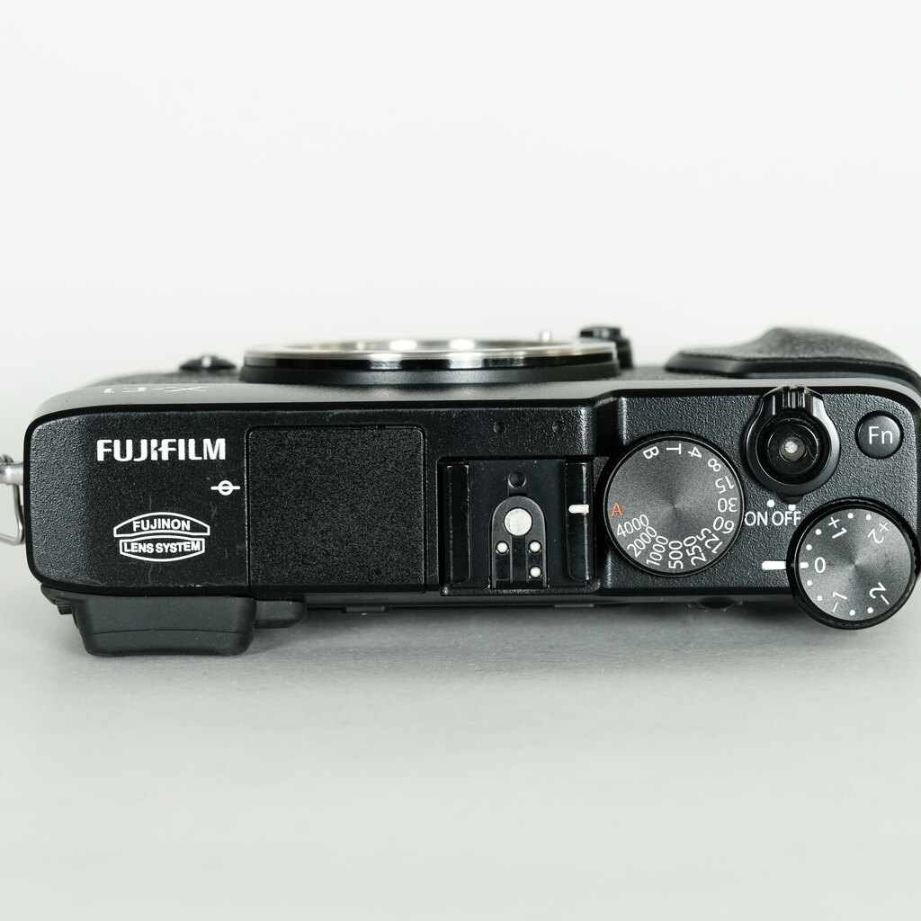 FUJIFILM X-E1 ブラックの出品 | ONE SCENE（ワンシーン）