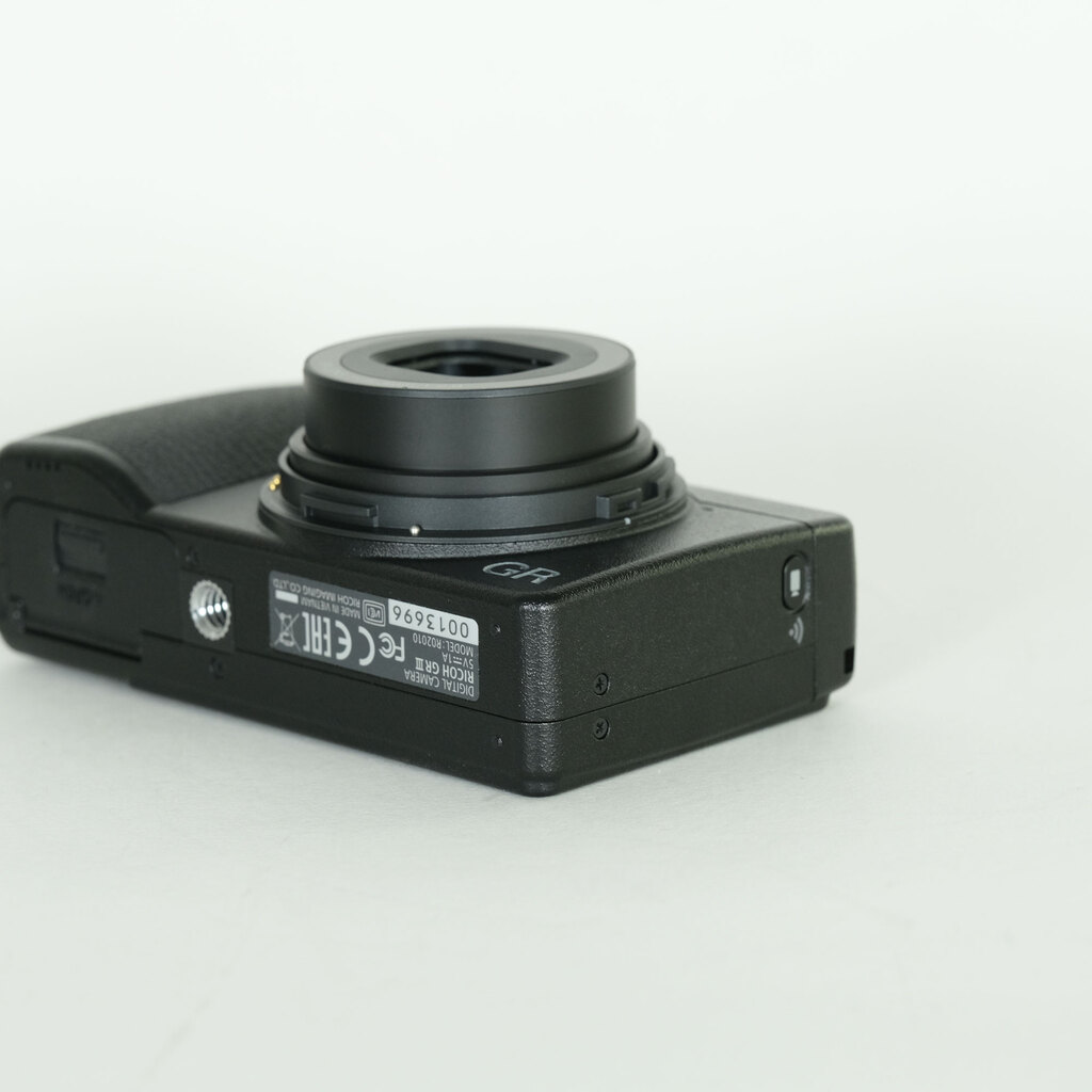 RICOH GR III
