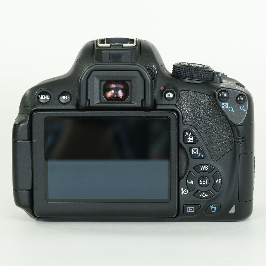 Canon EOS Kiss X7i