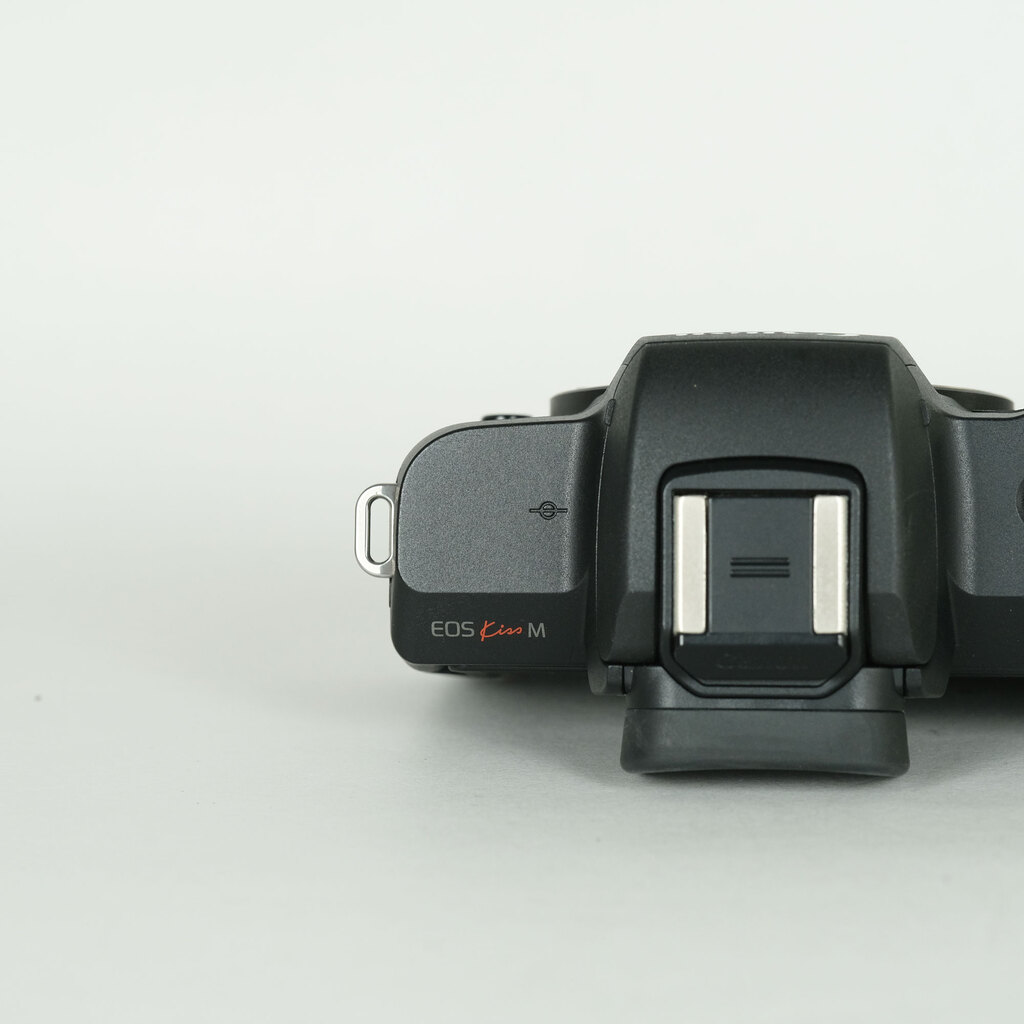 Canon EOS Kiss M