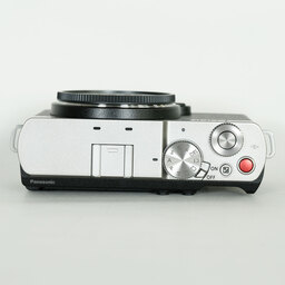 Panasonic LUMIX DC-S9