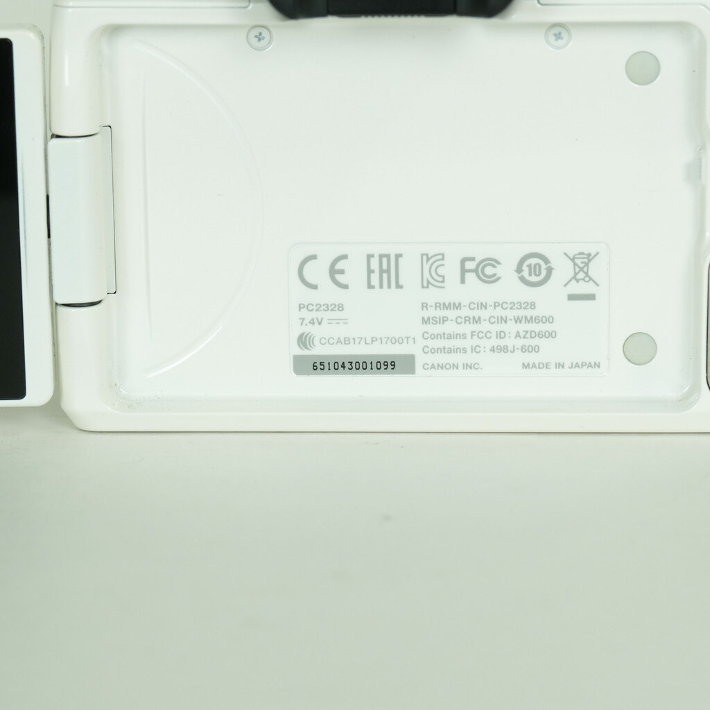 Canon EOS Kiss M