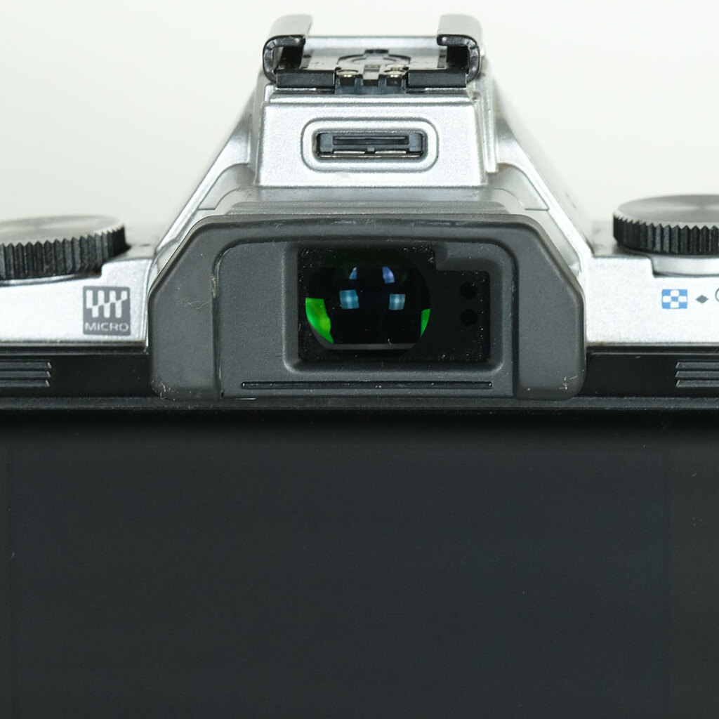 OLYMPUS OM-D E-M5 ボディ シルバー