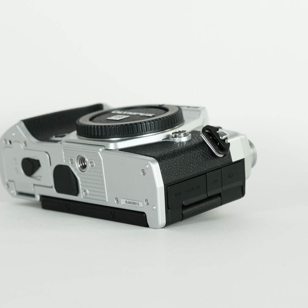 OLYMPUS OM-D E-M5 Mark III