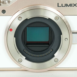 Panasonic LUMIX DC-GF90 ボディ ホワイト