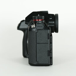 Panasonic LUMIX DC-S1R