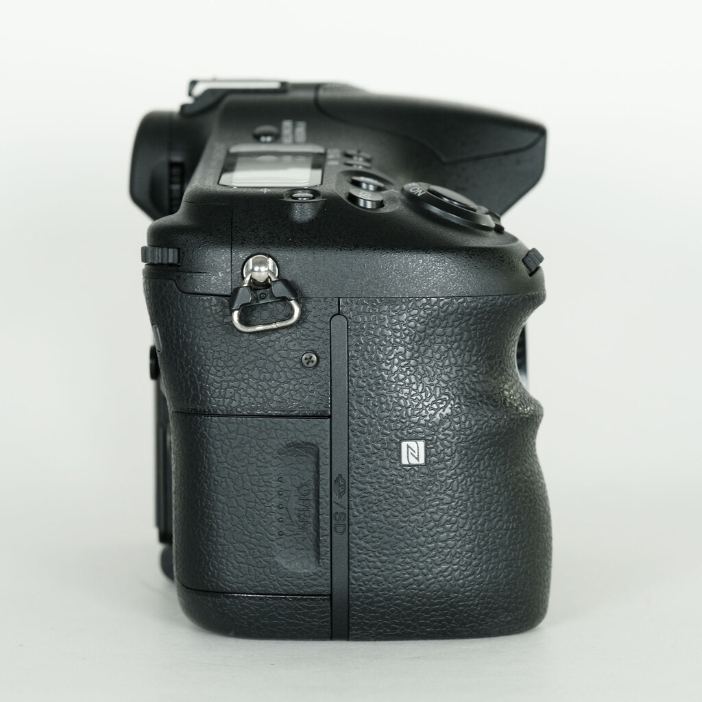 SONY α77IIボディ ILCA-77M2の出品 | ONE SCENE（ワンシーン）