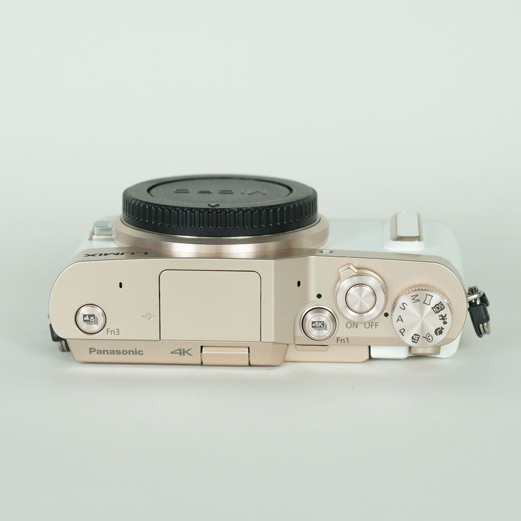 Panasonic LUMIX DC-GF90 ボディ ホワイト