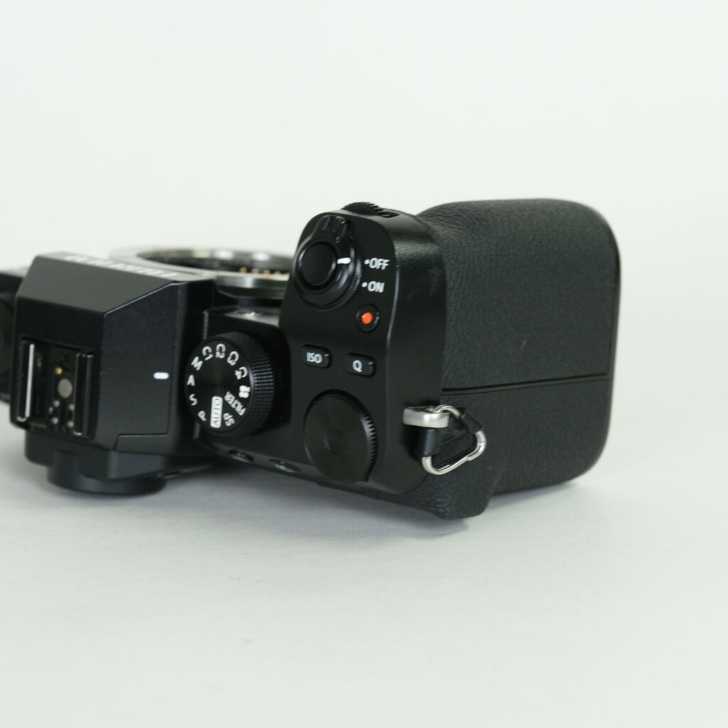 FUJIFILM X-S10