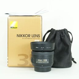 Nikon AF-S DX NIKKOR 35mm f/1.8G Nikon AF-S DX NIKKOR 35mm f/1.8G