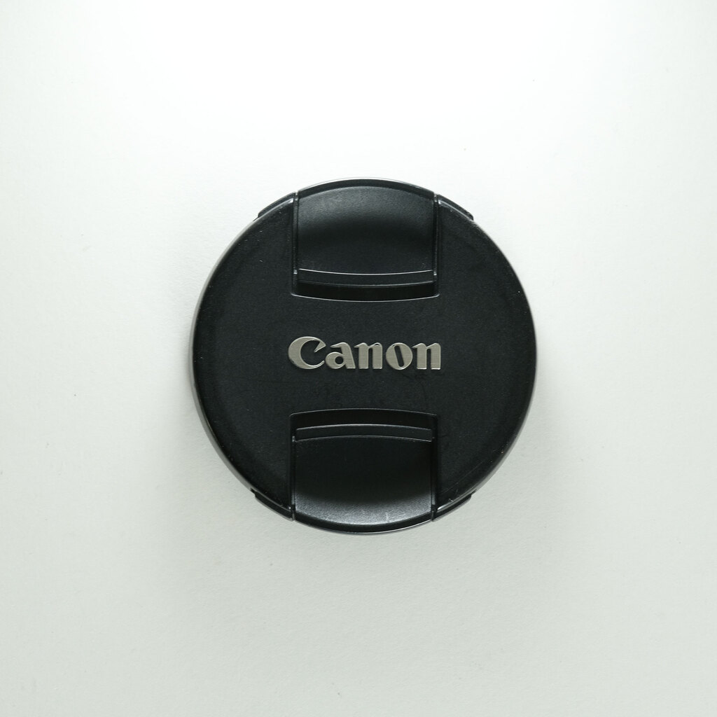 Canon EF-S18-135mm F3.5-5.6 IS USM Canon EF-S18-135mm F3.5-5.6 IS USM