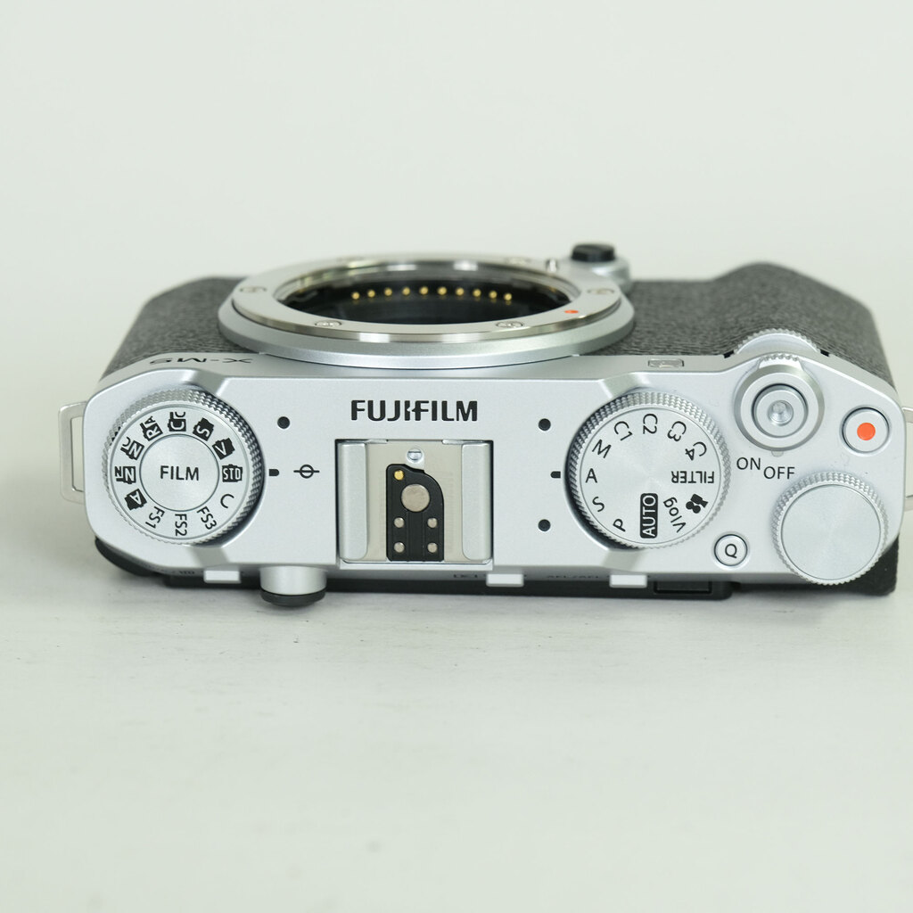 FUJIFILM X-M5