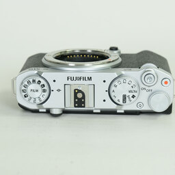 FUJIFILM X-M5
