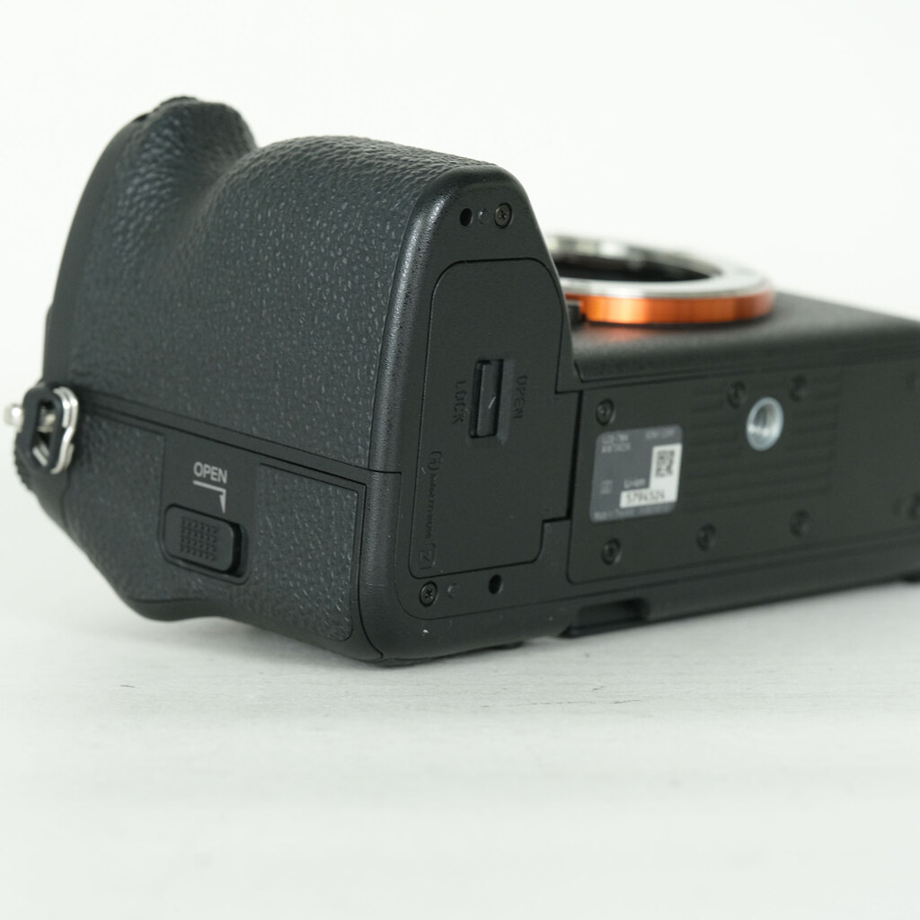 SONY α7 IV（ILCE-7M4）の出品 | ONE SCENE（ワンシーン）
