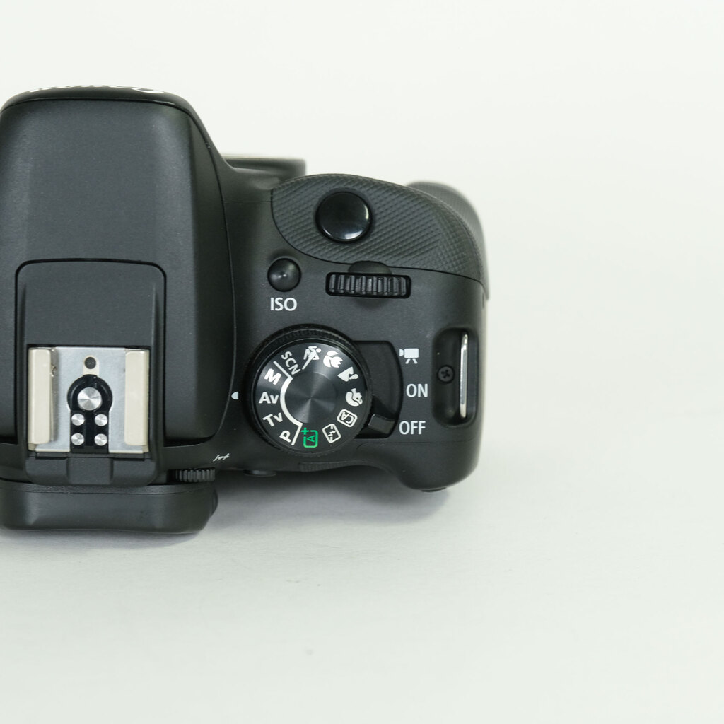 Canon EOS Kiss X7