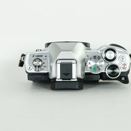 OLYMPUS OM-D E-M10 Mark IV