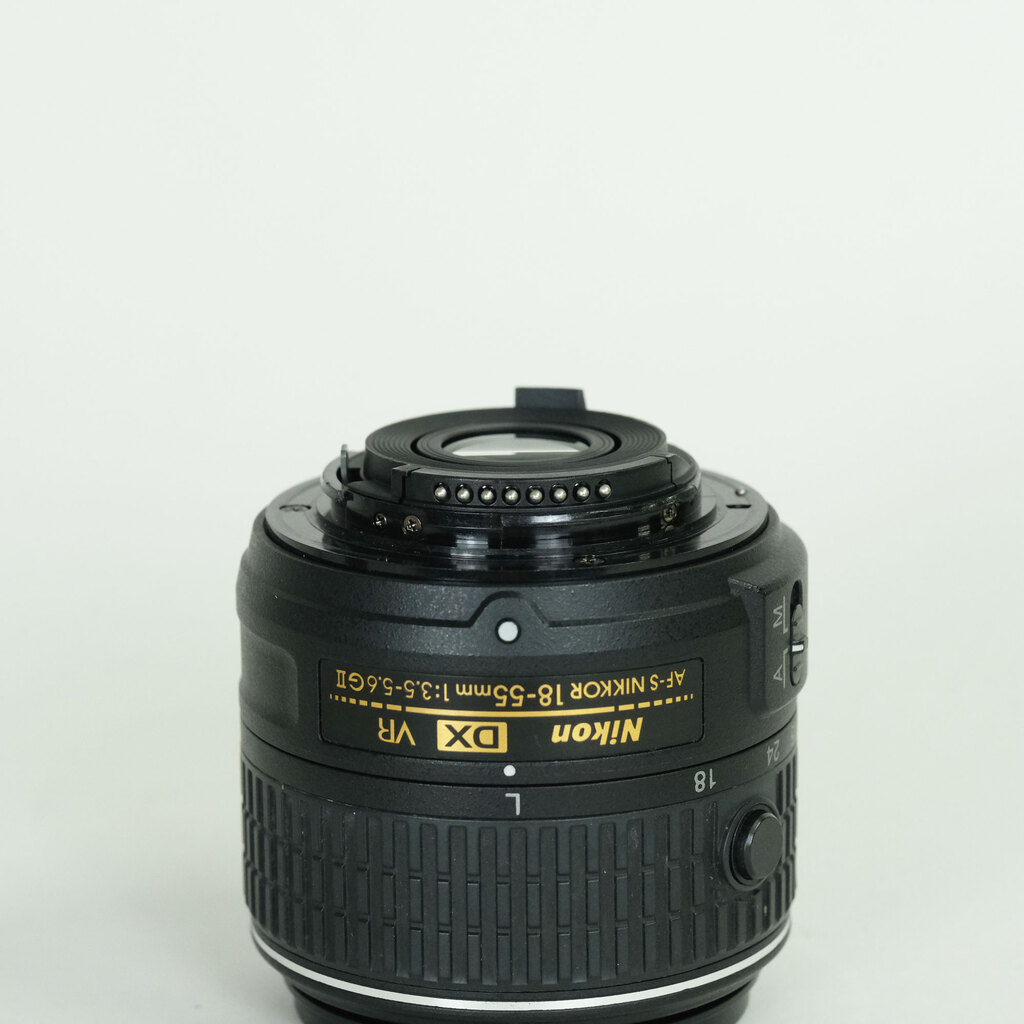 Nikon AF-S DX NIKKOR 18-55mm f3.5-5.6G VR II