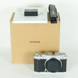 FUJIFILM X-M5