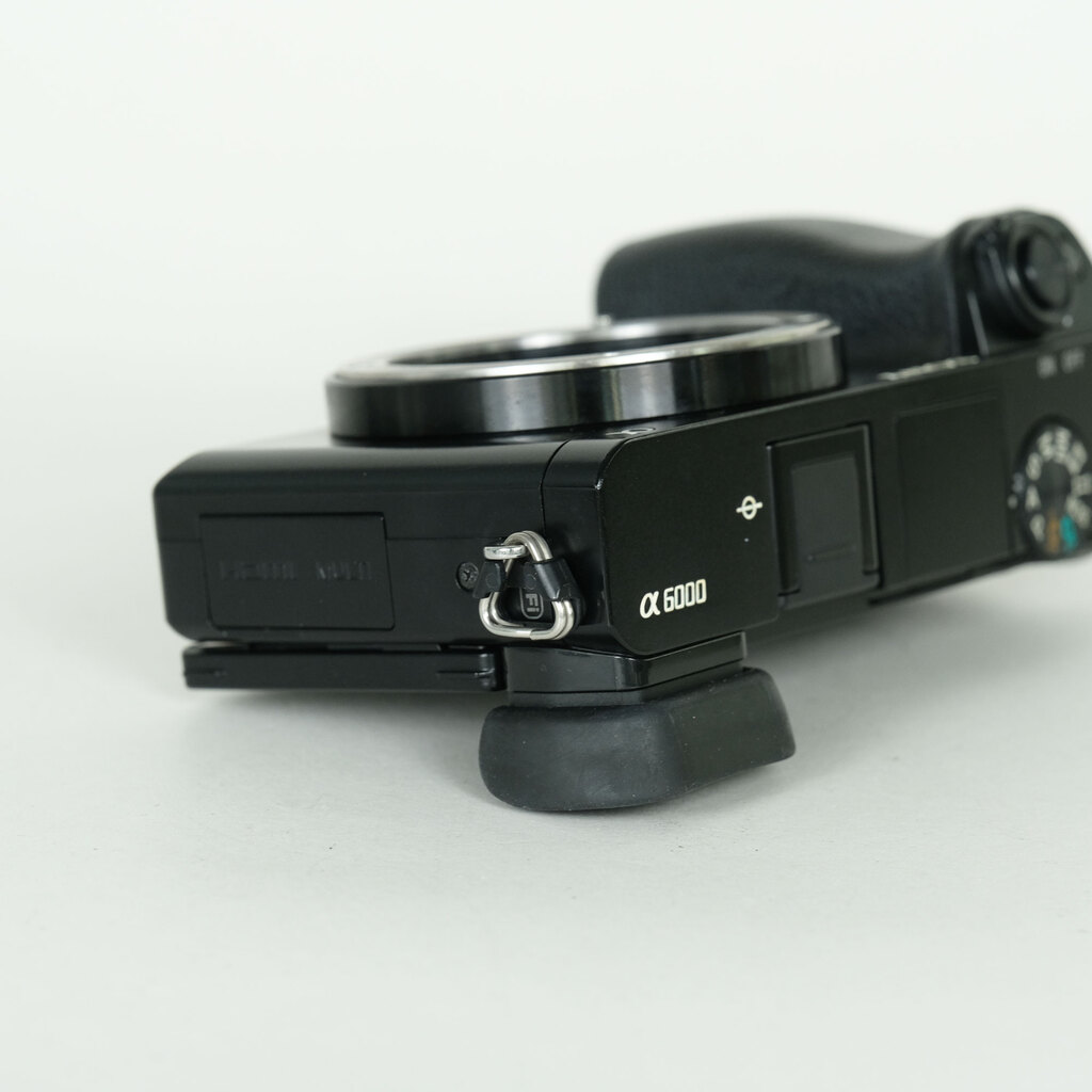 SONY α6000(ILCE-6000) SONY α6000(ILCE-6000)