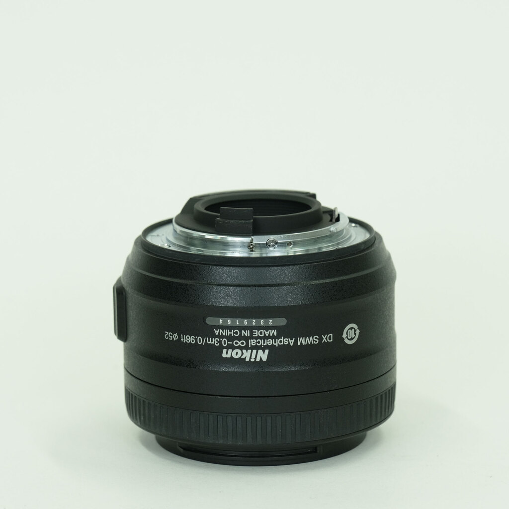 Nikon AF-S DX NIKKOR 35mm f/1.8G Nikon AF-S DX NIKKOR 35mm f/1.8G
