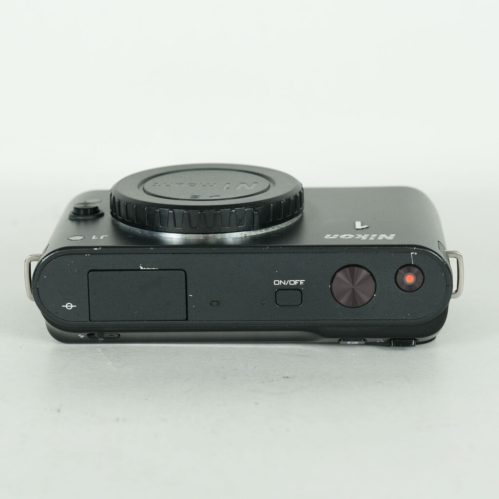 Nikon 1 J1 ボディのみ　ブラック Nikon Nikon1 J1 ボディ ブラックの出品 | ONE SCENE（ワンシーン）