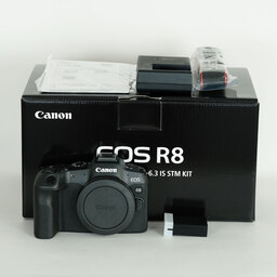 Canon EOS R8
