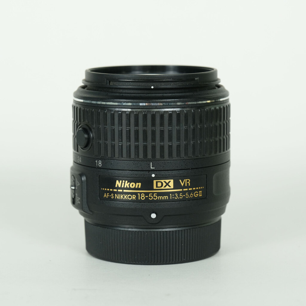 Nikon AF-S DX NIKKOR 18-55mm f3.5-5.6G VR II