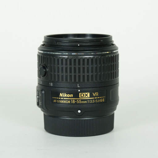 Nikon AF-S DX NIKKOR 18-55mm f3.5-5.6G VR II