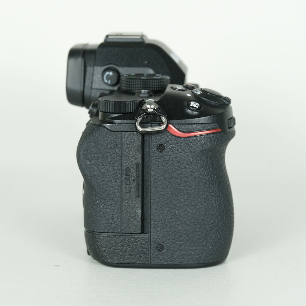 Nikon Z5II [�{�f�B]