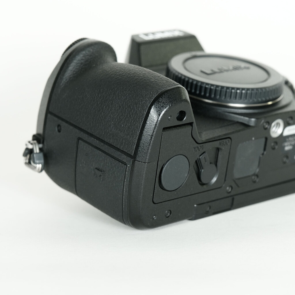 Panasonic LUMIX DMC-G8