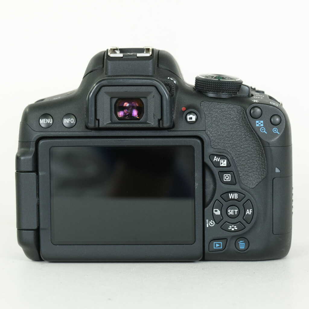 Canon EOS Kiss X8i Canon EOS Kiss X8i