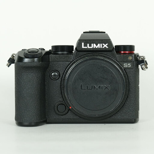 Panasonic LUMIX DC-S5を徹底解説。作例からおすすめレンズまで | ONE
