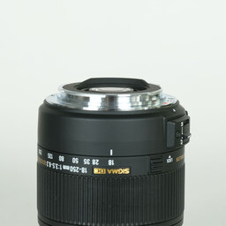 SIGMA 18-250mm F3.5-6.3 DC MACRO OS HSM (キヤノンEF用)