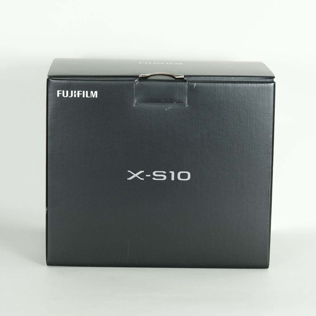 FUJIFILM X-S10