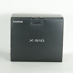 FUJIFILM X-S10