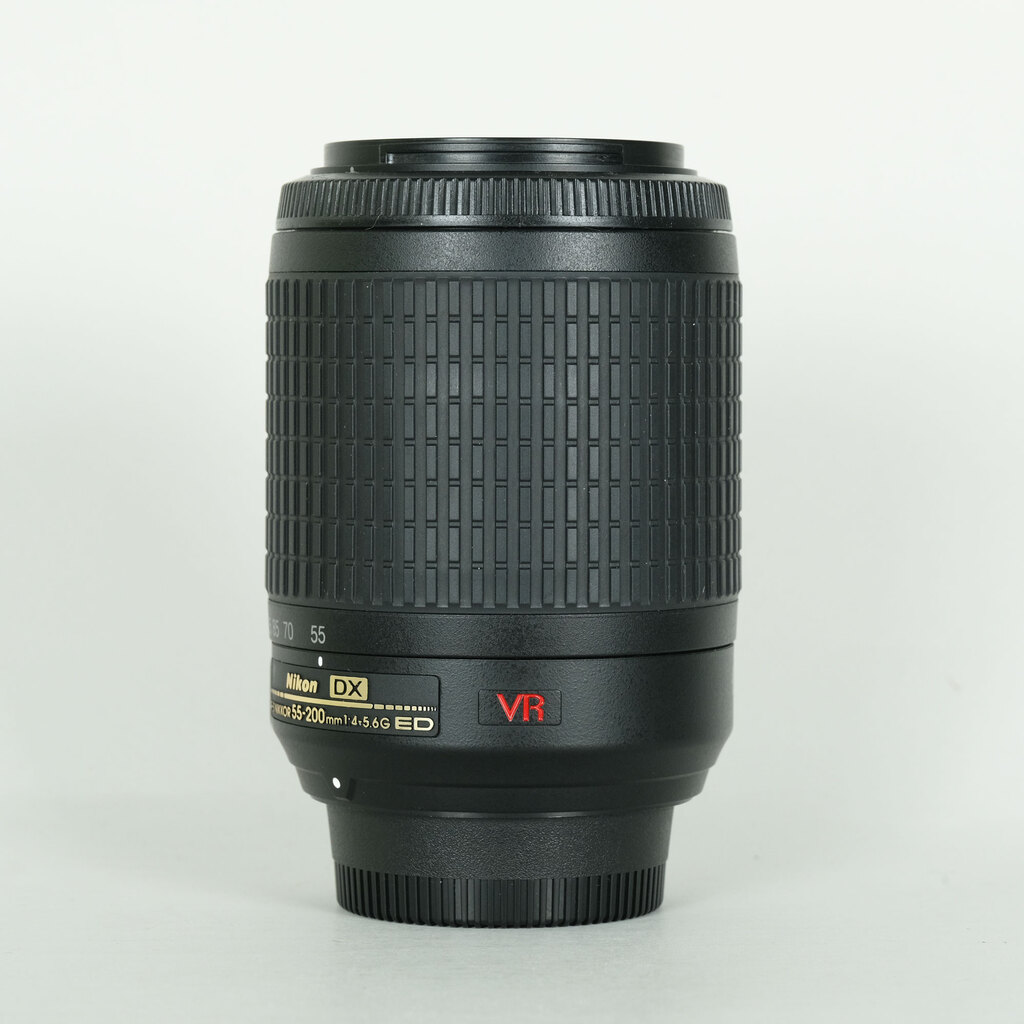 Nikon AF-S DX Zoom-Nikkor 55-200mm F4-5.6G ED �u���b�N
