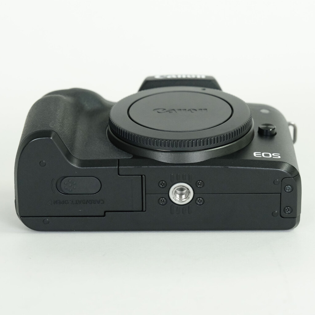 Canon EOS Kiss M Canon EOS Kiss M