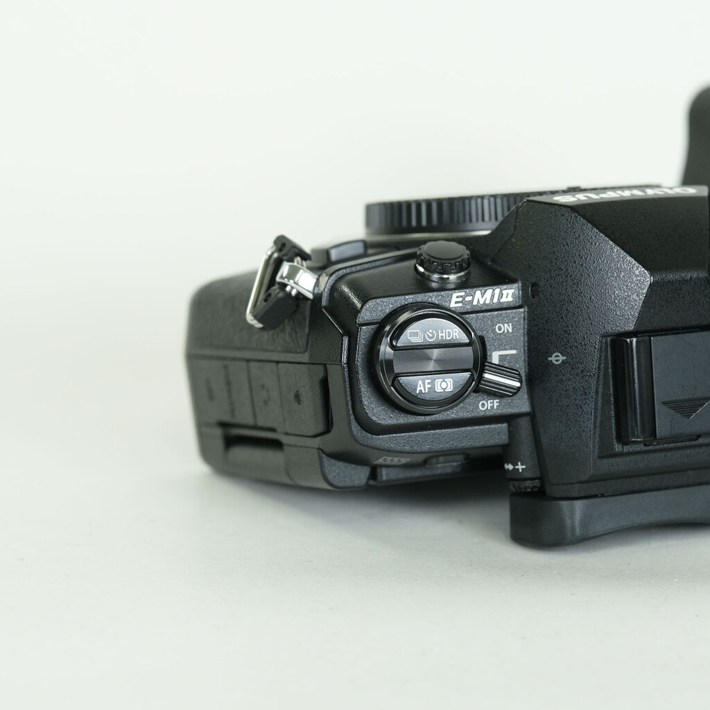 OLYMPUS OM-D E-M1 Mark II