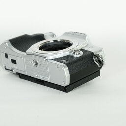 OLYMPUS OM-D E-M10 Mark IV