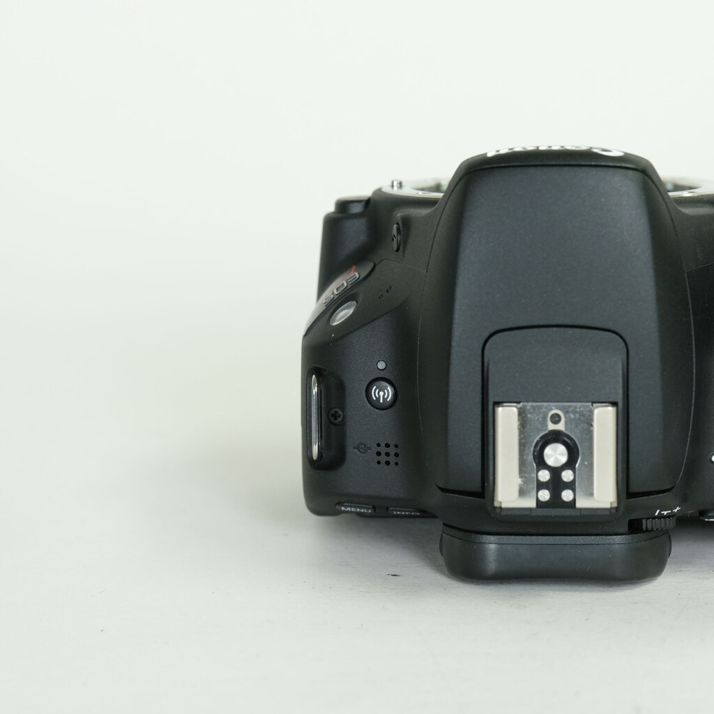 Canon EOS Kiss X9