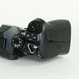 OLYMPUS OM-D E-M1 Mark II