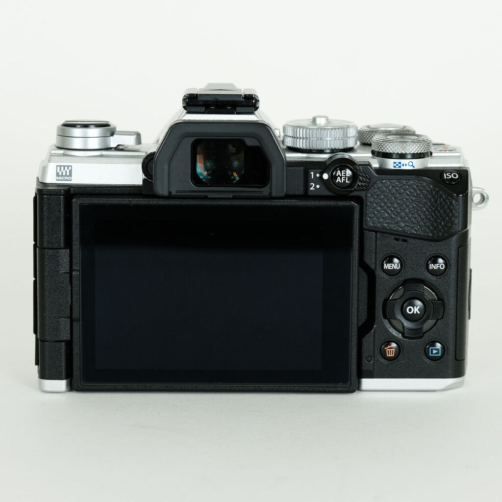 OLYMPUS OM-D E-M5 Mark III