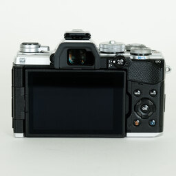 OLYMPUS OM-D E-M5 Mark III