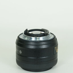 Nikon AF-S DX NIKKOR 35mm f/1.8G Nikon AF-S DX NIKKOR 35mm f/1.8G