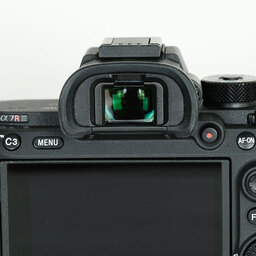 SONY α7RIII ボディ ILCE-7RM3A   【後期モデル 液晶下部にSONYロゴなし】