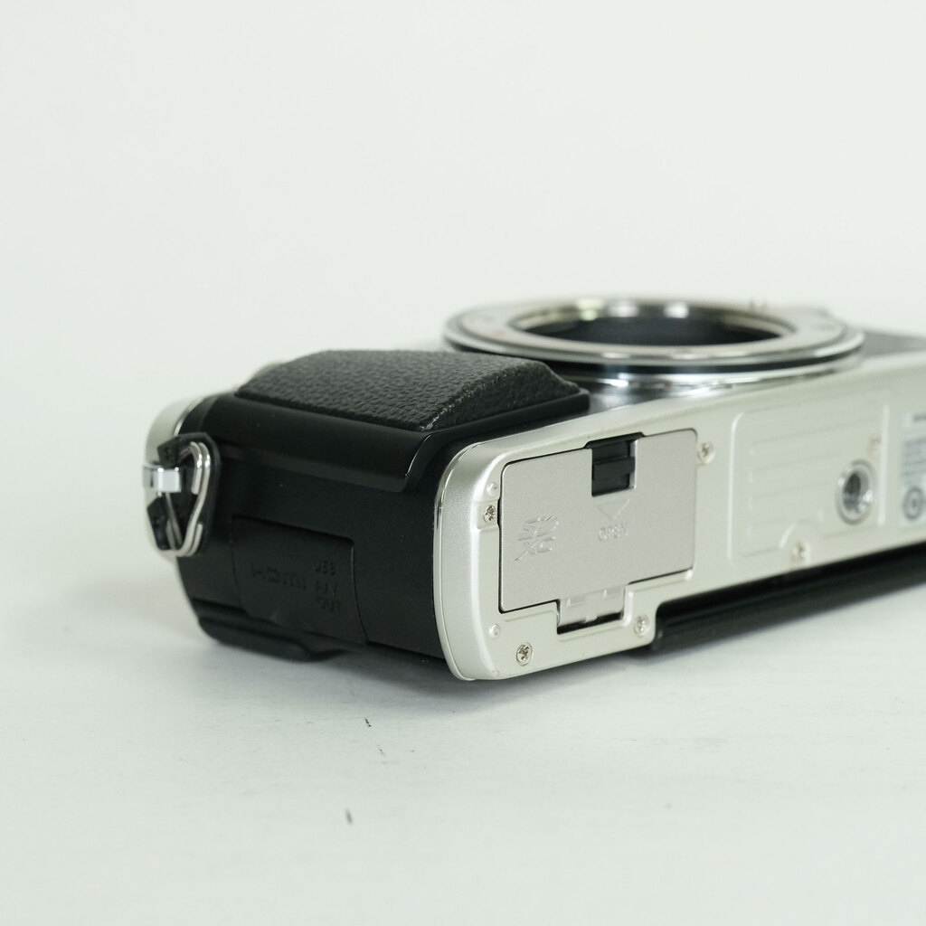 OLYMPUS PEN E-P5 ボディ シルバー