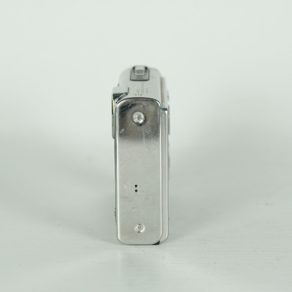OLYMPUS μTOUGH 8000 シルバーの出品 | ONE SCENE（ワンシーン）