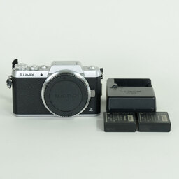 Panasonic LUMIX DMC-GF7 ボディ シルバー